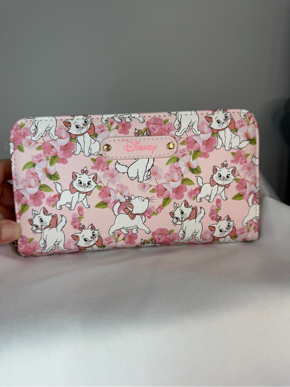 Disney Aristocats wallet Marie pink bow roses zip around